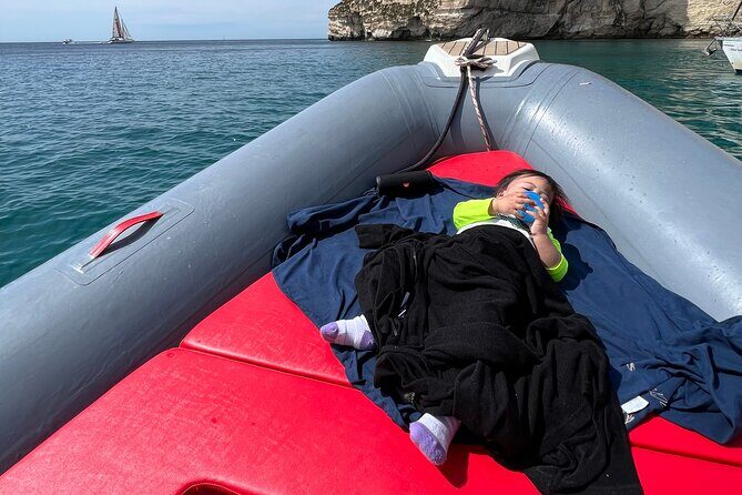 3 Hours Guided Dinghy Tour: Cagliari, Caves and Sella del Diavolo - Mateo’s guiding style: what you can expect on board