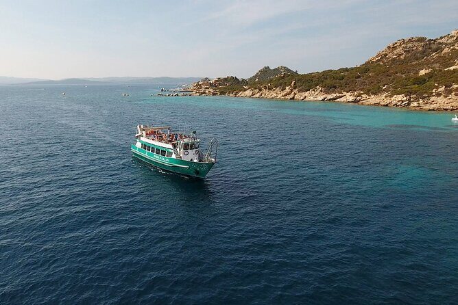 A day excursion to La Maddalena - The boat, the crew, and how to have a smoother day