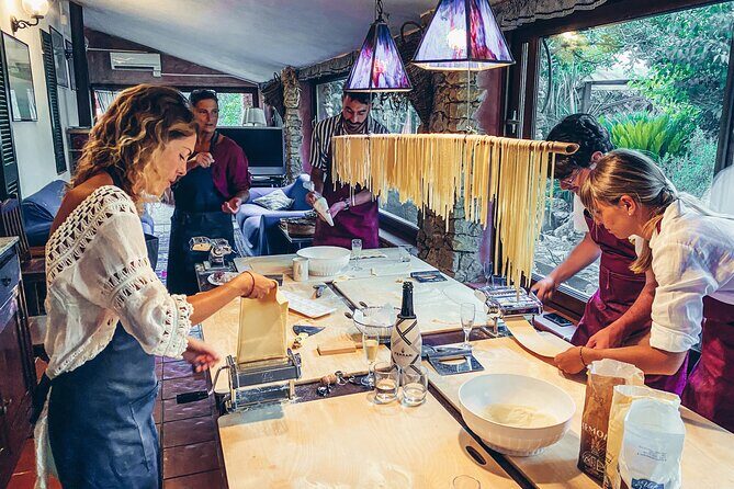 Alghero Home Cooking Pasta Class at a Farmhouse with Wine - Who this experience suits best