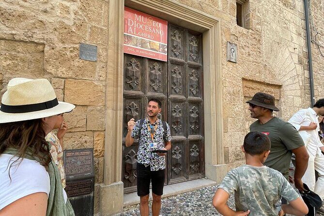 Alghero: walking tour with bilingual local guide - Key highlights you’ll care about