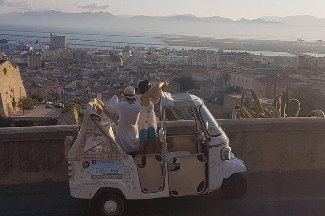 Apelisetta tuk tuk: 2 hours tour of Cagliari - Coastal hour: beach, Marina Piccola, and the Calamosca lighthouse view