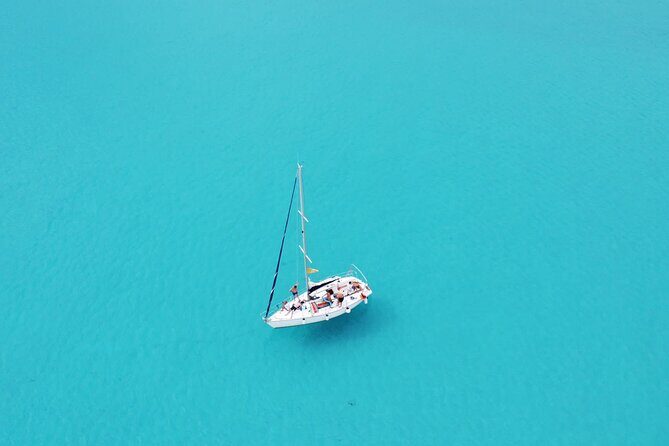 Asinara: Sailing trip in the park of Asinara - On-board food: local fish lunch plus a mid-morning aperitif