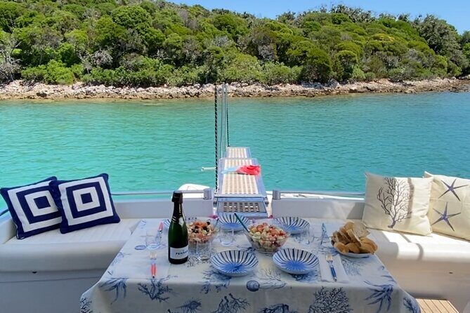 Boat tour Porto Cervo - Maddalena archipelago - What you actually get on board (and what to bring yourself)