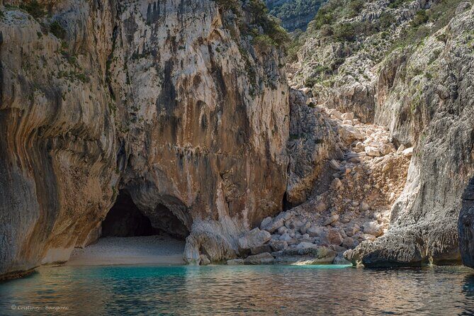 Cala Mariolu tour with Swim Stops - Grotta del Fico: Easy Cave Walking and Multilingual Audio