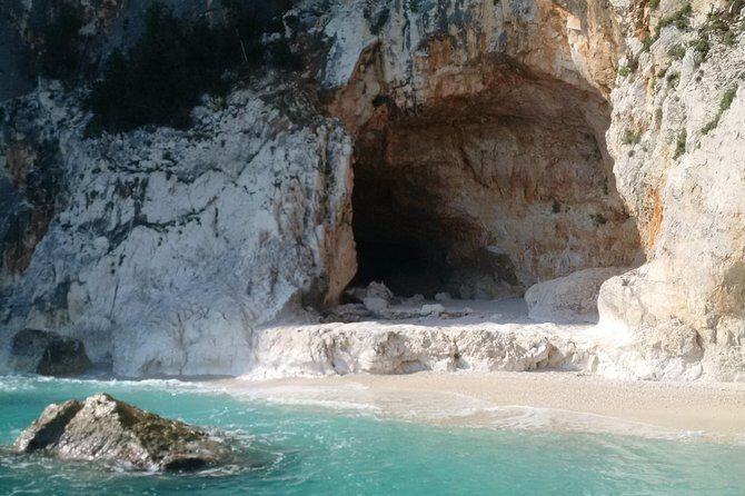 Catamaran Day Trip to the Cale di Orosei with Lunch - Cala Mariolu: a second beach hit for variety
