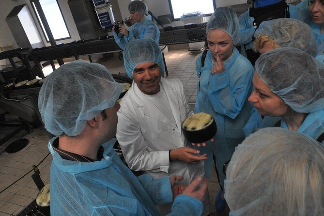 Cheesemaker for a day & visit to the dairy - The master Casari certificate: a small souvenir that actually fits