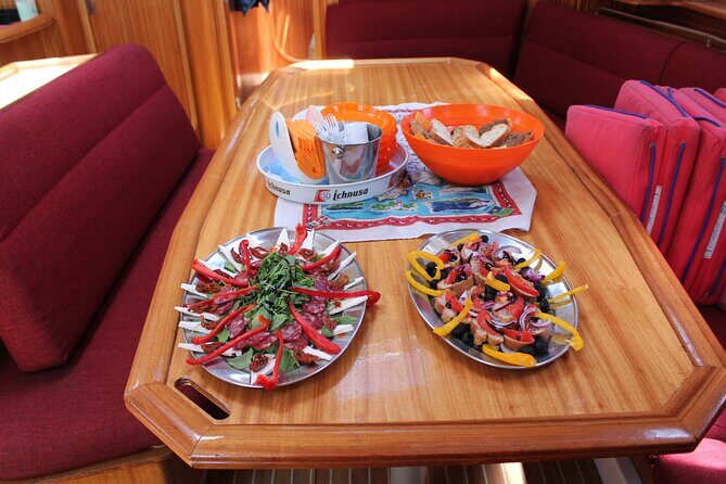 Daily sailing trip in the La Maddalena Archipelago - Lunch and Refreshments: Eating Well While You’re Still on Island Time