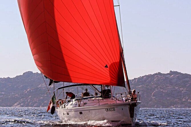 Daily sailing trip in the La Maddalena Archipelago - Sailing Expectations: Enjoy the Day Even If the Wind Changes Its Mind