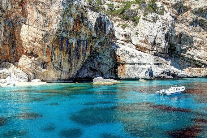 Day trip in the Gulf of Orosei Cala Mariolu - Cala Goloritzè Finale: Last Photos and a Final Swim From the Dinghy