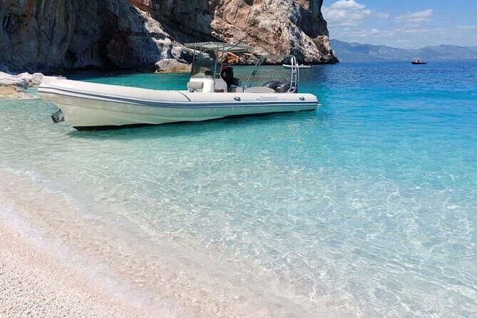 Dinghy tour Cala Goloritze Mariolu Biriala and Grotta del Fico - Cala Goloritze: the swim at Sardinia’s signature sea arch and spire