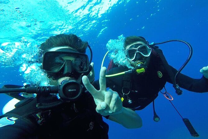 Discover Scuba diving in Villasimius - Your SCBA Gear at Around 5 Meters: Cylinder, Regulator, Buoyancy Jacket
