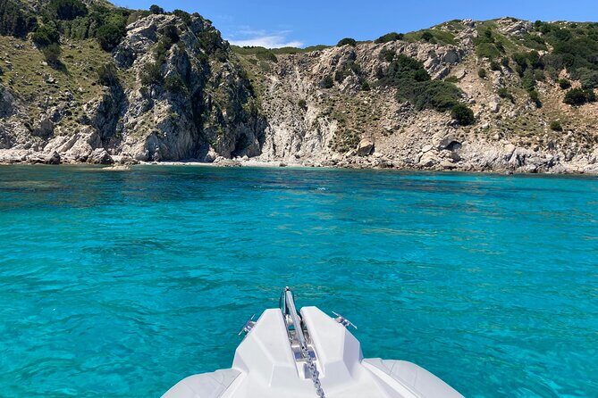 Dolphins Rib boat (up 6 people) Private - The food and break on board: snacks, drinks, and an aperitif moment