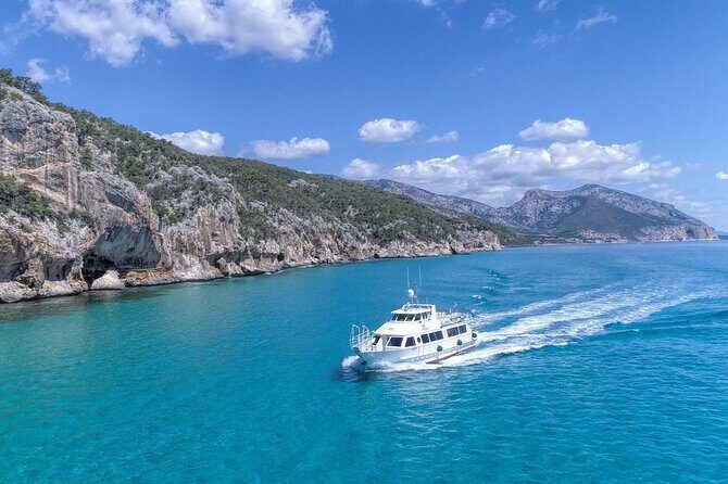 Full Day Cala Gonone and Gulf of Orosei Mini Cruise - Audio guide in 4 languages: how to use it well