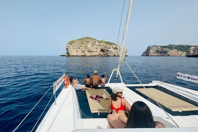 Full day Catamaran cruise in Porto Conte Natural Park - Porto Conte by catamaran: the value of doing it this way