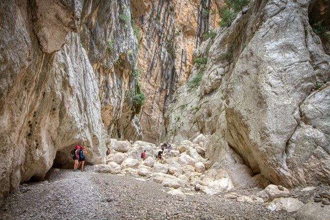 Gorropu canyon guided hike - The green–yellow–red route sections: how your guide helps you choose effort