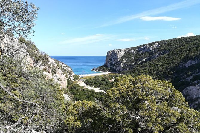 Guided hike to Cala Luna, the pearl of the Gulf of Orosei - The steep return: how to avoid turning a great hike into a chore