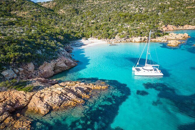 La Maddalena Archipelago Catamaran Day Tour - Sailing from Palau: the 9:30 start and a full day on purpose
