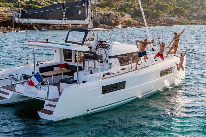 Luxury Catamaran in the Maddalena Archipelago from PALAU - Snorkeling and getting onto the beach by dinghy
