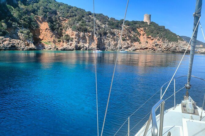 One day excursion on a sailing boat in the Gulf of Alghero - Food and drinks on board: fish lunch and a meal that doesn’t feel like an afterthought