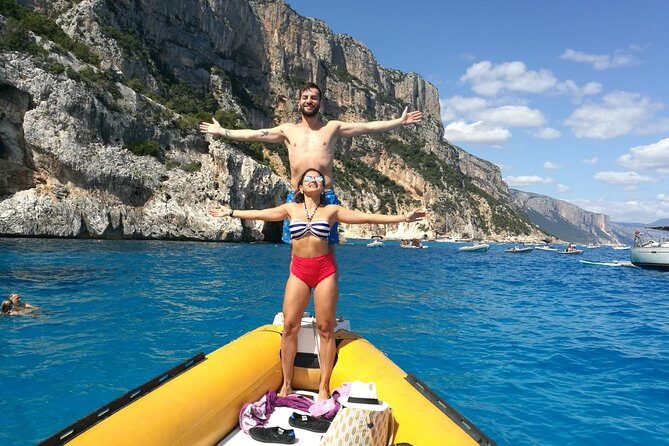 One day tour in rubber dinghy in the Gulf of Orosei with Skipper - Cala Mariolu: the lunch break you’ll remember