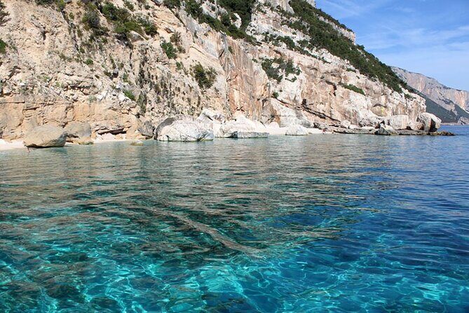 One day tour in rubber dinghy in the Gulf of Orosei with Skipper - Cala Goloritze: when sun angle can change the order