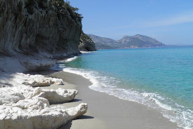 One day tour in rubber dinghy in the Gulf of Orosei with Skipper - Grotta del Fico: the optional cave visit (and the Cala Biriola swap)