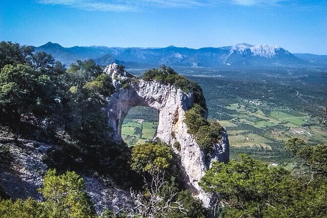 Orosei - 4x4 Tour & wine tasting - Stop 1: Sa Pedra Istampada for quick, scenic photos
