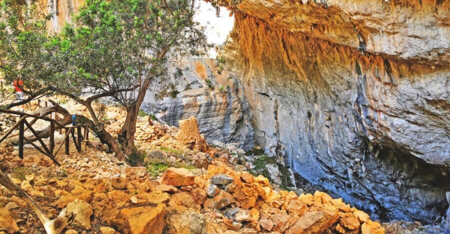 Orosei-Dorgali-Oliena: Hike to nuragic village of Tiscali - The Ride Through Central Sardinia: Off-Road SUV Time Counts
