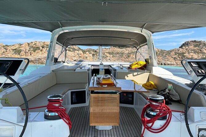 Sailing boat tour in the La Maddalena archipelago - Why boat access in La Maddalena is the whole point