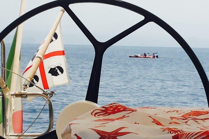 Sailing day trip - Group size and comfort: what to watch on busy days