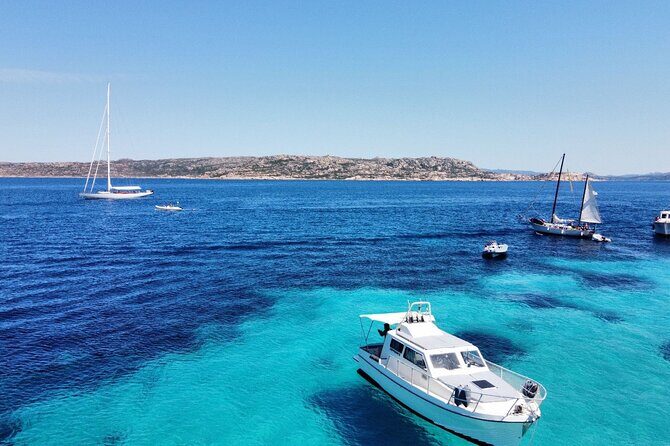 Shared boat tour, with free lunch and drinks - Budelli, Santa Maria, and the Pink Beach focus