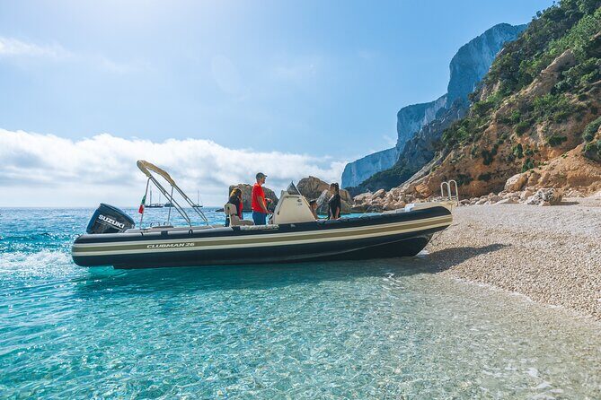 Tour along the coast of Baunei: a unique experience - Piscine di Venere: A Quick Bath Break When the Skipper Finds the Right Spot