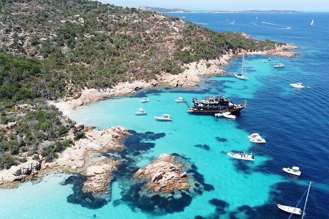 Tour of the Archipelago of La Maddalena ecofriendly - Spargi’s Cala dell’Amore: 60 minutes in a tiny cove