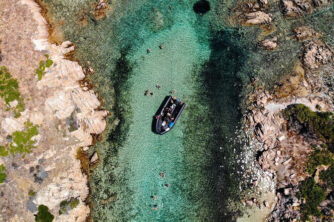 Tour of the Archipelago of La Maddalena ecofriendly - La Maddalena town stop: the real change of pace